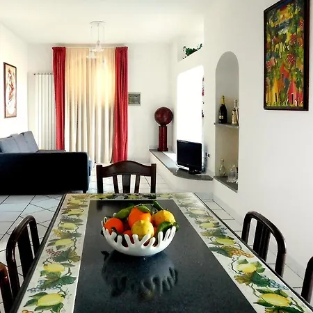 度假居 Panoramic La Quercia 马萨鲁布朗斯